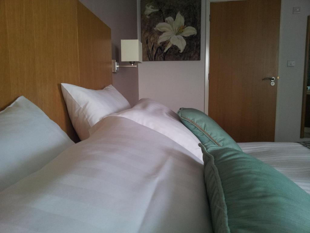 Deangate Motel Lydney Szoba fotó