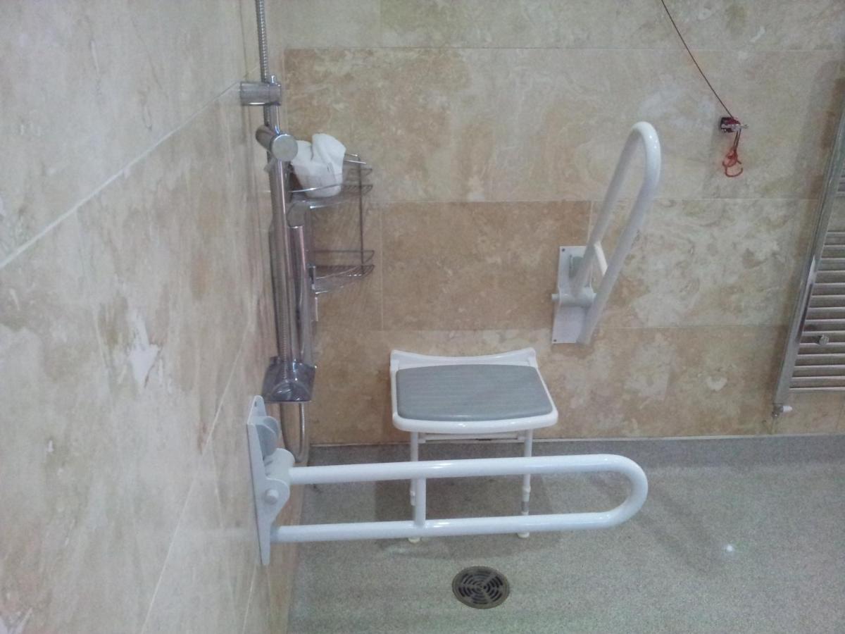 Deangate Motel Lydney Szoba fotó